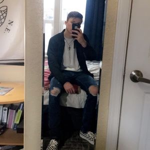 Meet your Posher, Mitchell